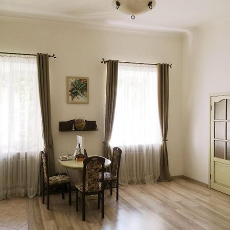 Уютная Квартира В Центре Одессы Odessa Eksteriør bilde